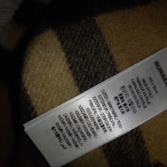 Burberry Reversible Nova Check Scarf - Picture 6 of 10